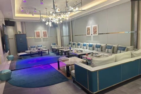 日喀则KTV诚聘礼仪女生 高原职场新选择