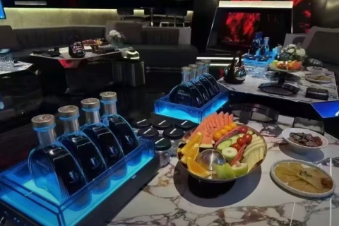 山南商务夜场招聘模特,山南高端夜店,团队因你加入更添精彩度
